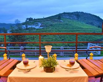 Green Nest Resort Ooty - Kotagiri - Balcón