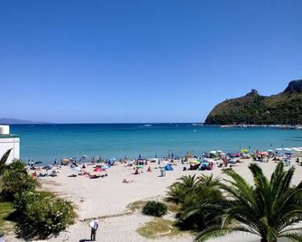 Hotel Nautilus - קליארי - חוף