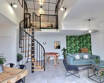 La Grange aux Portes des Ecluses - Hédé - Sala de estar