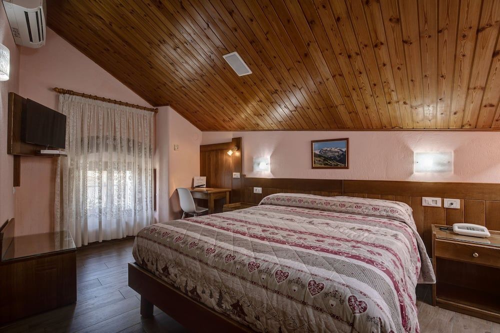 Hotel Cecchin - Aosta - Bedroom