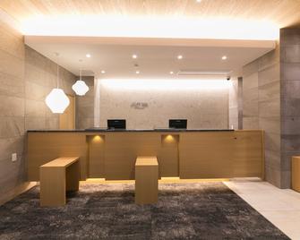Just Inn Premium Nagoya Station - Nagoya - Front desk