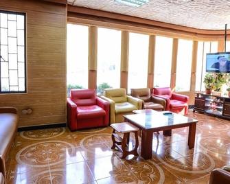 Regis Hotel - Beirut - Lobby