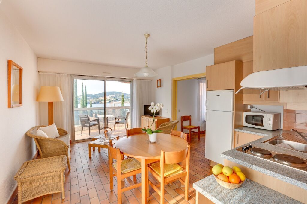 فيلاج كلوب ليه ما دي لي إستيريل