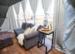 The Dome Relaxation Experience Near Winstar - Thackerville - Living room