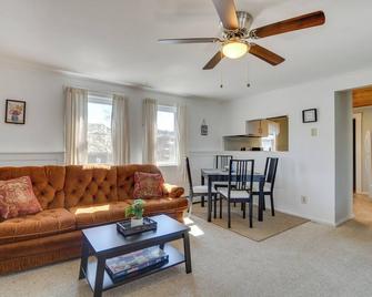 Oakland Apt on Messalonskee Lake w/ Dock Access! - Waterville - Living room