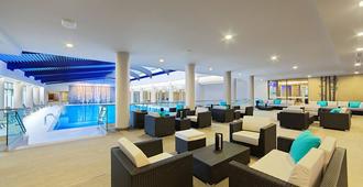 布加勒斯特華美達大酒店會議中心 - 布加勒斯特 - 布加勒斯特 - 游泳池