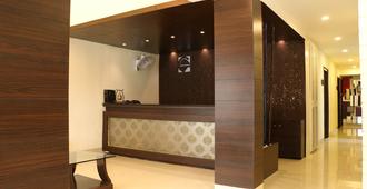 Hotel Chanakya - Nagpur - Recepción