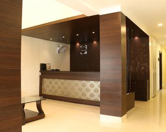 Hotel Chanakya - Nagpur - Front desk