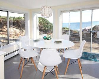 Casa Playa: Modern Beach House w/ Views - Wading River - Dining room