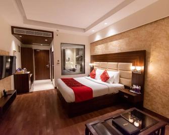 The Grand Ambassador - Phagwāra - Bedroom