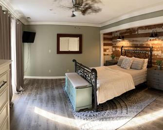 (Waterfront) Experience lake life and nature with city convenience - Scottsboro - Slaapkamer