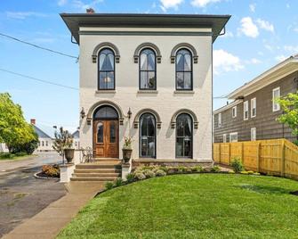 Sarah’s Place - Le Roy - Edificio