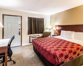 Econo Lodge - Valley City - Bedroom