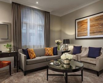 Taj 51 Buckingham Gate Suites and Residences - London - Living room