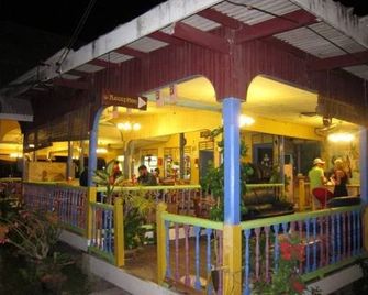 Flora Bay 2 - Pulau Perhentian Besar
