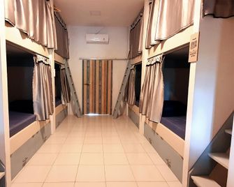 Tiny Room Hostel - Nusa Penida