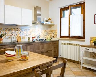 Loggetta apartment - Grosseto - Küche