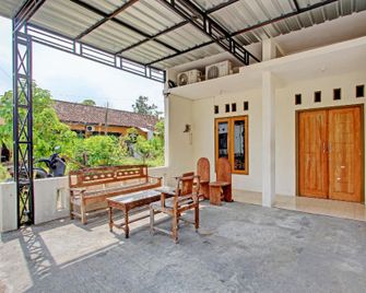 Hotel O Omahku Hostel Bunkbed - Yogyakarta - Lobby
