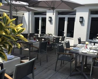 Logis Hôtel A la Bonne Auberge - Laval - Restaurant