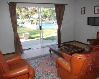 Private Cottages - Johanesburgo - Sala de estar