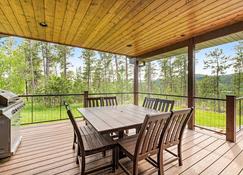 Newly built home with Terry Peak view, private hot tub, pool table & great deck - Lead - Pátio