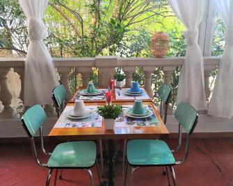 Hôtel Le Victoria - Draguignan - Balcony