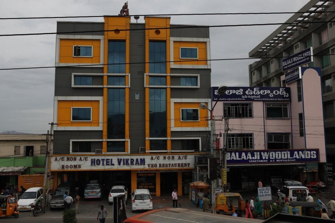 Hotel Vikram - טירופטי - בניין