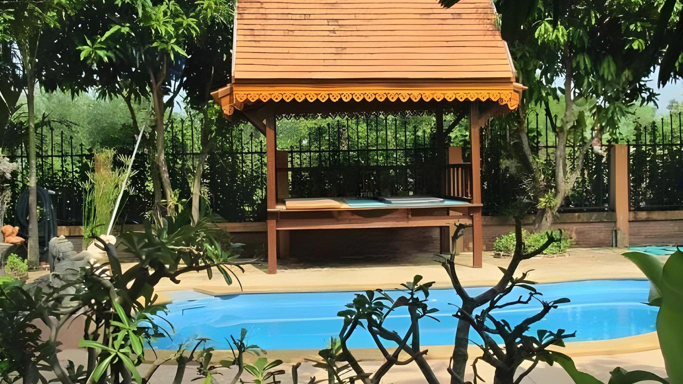 Orchid Hibiscus Guest House