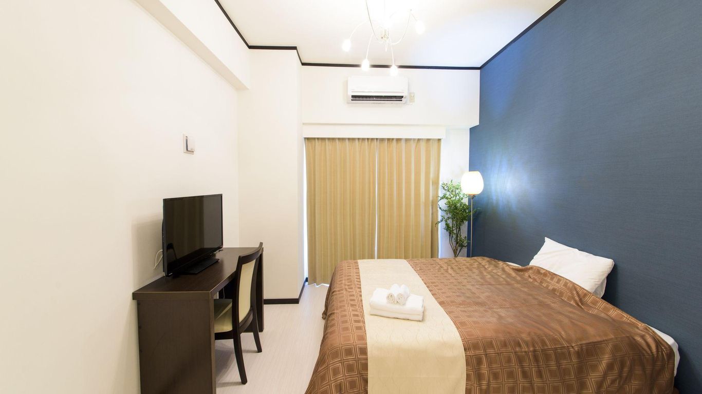 Mr. Kinjo In Violette Higashimachi