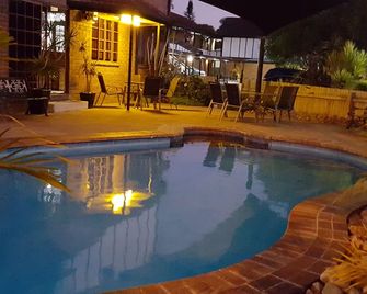 Shakespeare Motel - מאקאי - בריכה