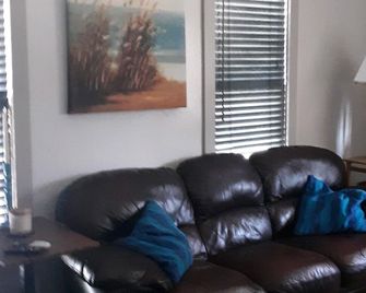 Downtown Delight Deming Beach House - Deming - Sala de estar