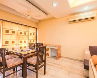 Dragonfly Apartments Emerald - Bombay - Comedor