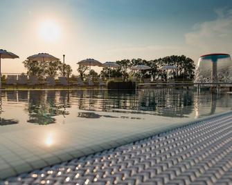 Marina Azzurra Resort - Lignano - Pool