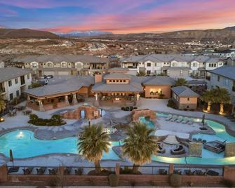 Zion's Paradise 6 Bedroom Townhouse - Hurricane - Pool