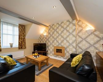 Abbey Apartments Modern ApartHotel for Tourists & Professionals - Barrow-in-Furness - Living room