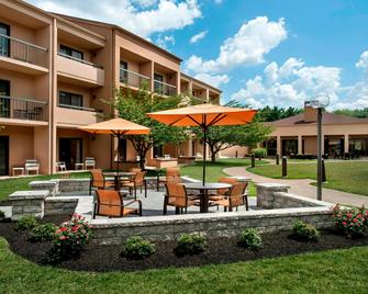 Courtyard by Marriott Philadelphia Willow Grove - Willow Grove - Patio