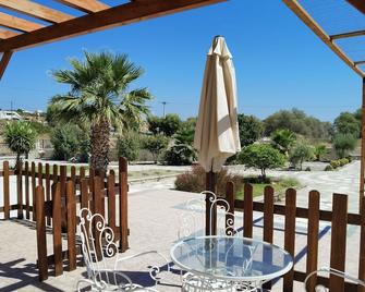Vlycha Beach Studios & Apartments - Theotokos - Патіо