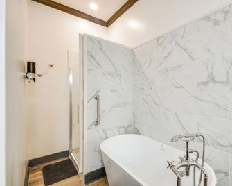 Modern Greenwood Studio Less Than 1 Mi to Downtown! - Greenwood