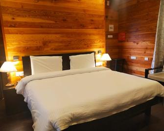 Le Roi Floating Huts & Eco Rooms - New Tehri - Bedroom