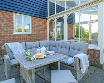 9 The Coastguards - Thorpeness - Patio