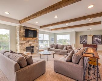 Ideal family stay w/kitchen 80 mins to Yellowstone - Rexburg - Sala de estar