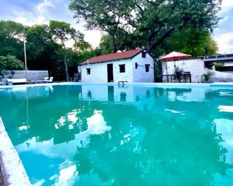 Casa Lejana - Casita 1 - Helotes - Piscina