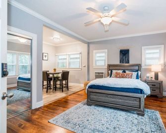 Brand New Hollywood Unit + Free Wifi - Los Angeles - Bedroom