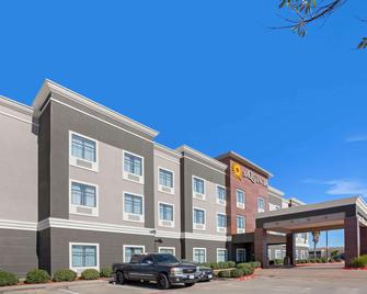 La Quinta Inn & Suites by Wyndham Pasadena North - Pasadena - Edificio