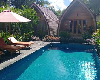 Visual Inn - Nusa Penida - Piscina