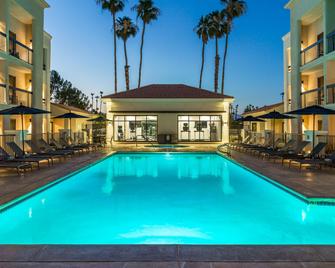 Courtyard by Marriott Palm Springs - Palm Springs - Pool