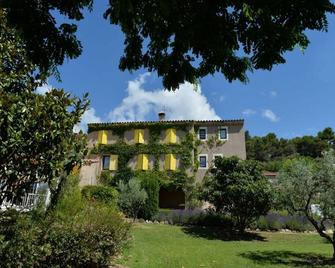 Hostellerie du Luberon - Lourmarin - Building