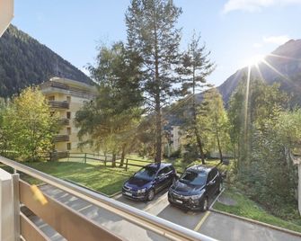Studio lumineux avec vue sur les montagnes - Leukerbad - Balkon