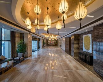 Rezen Kingtown Hotel Chongqing Jiangbei Airport - Chongqing - Lobby