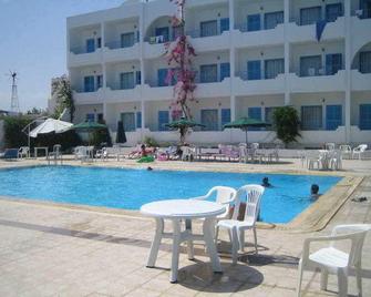 Hotel Les Citronniers - Hammamet - Piscine